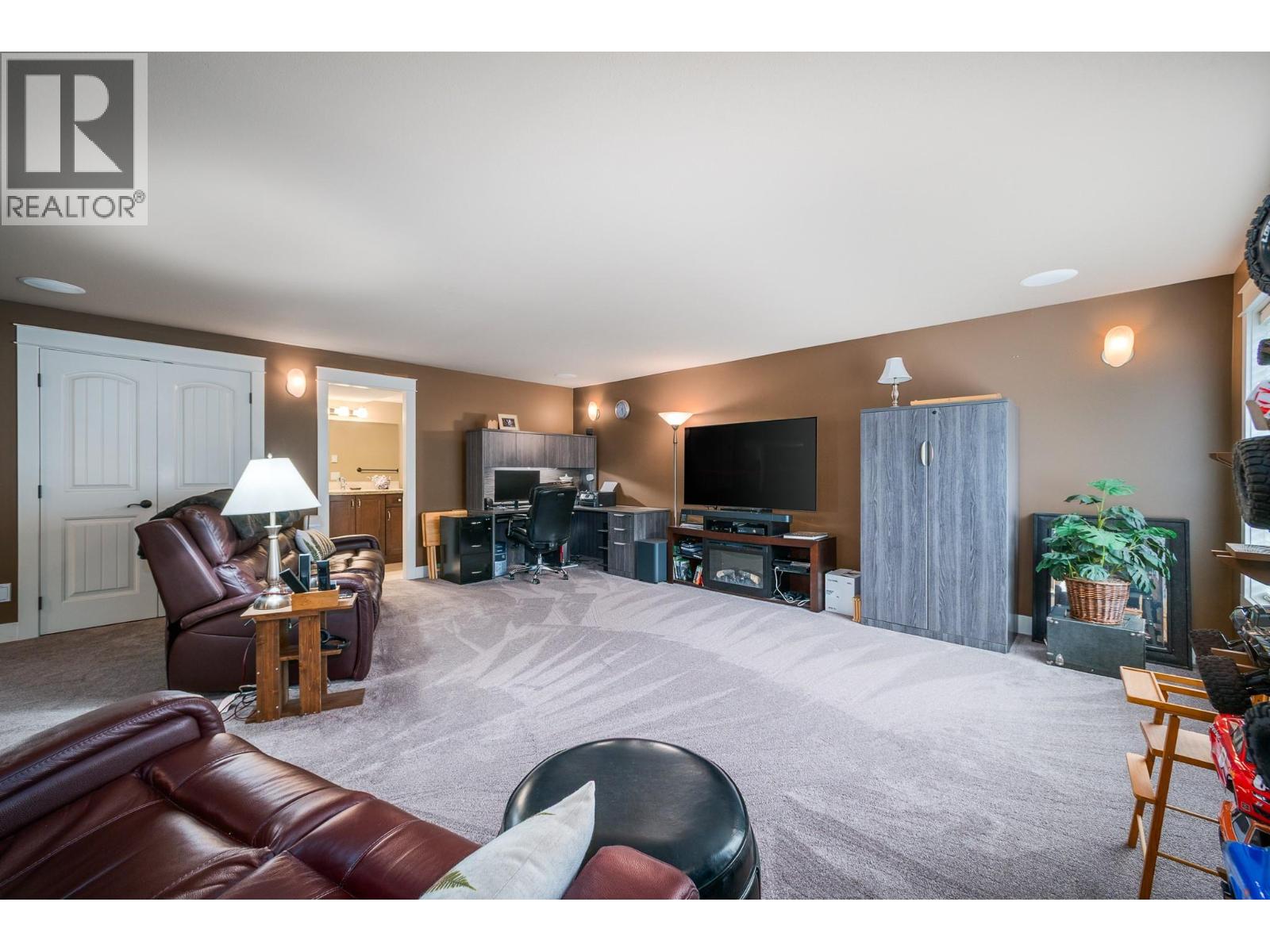 1321 Black Mountain Crescent
