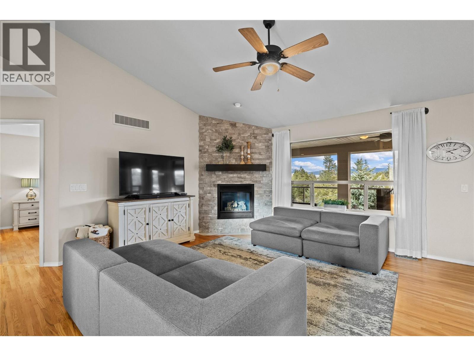 2155 Horizon Drive Unit# 18