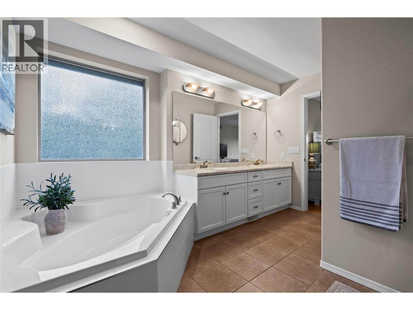 2155 Horizon Drive Unit# 18