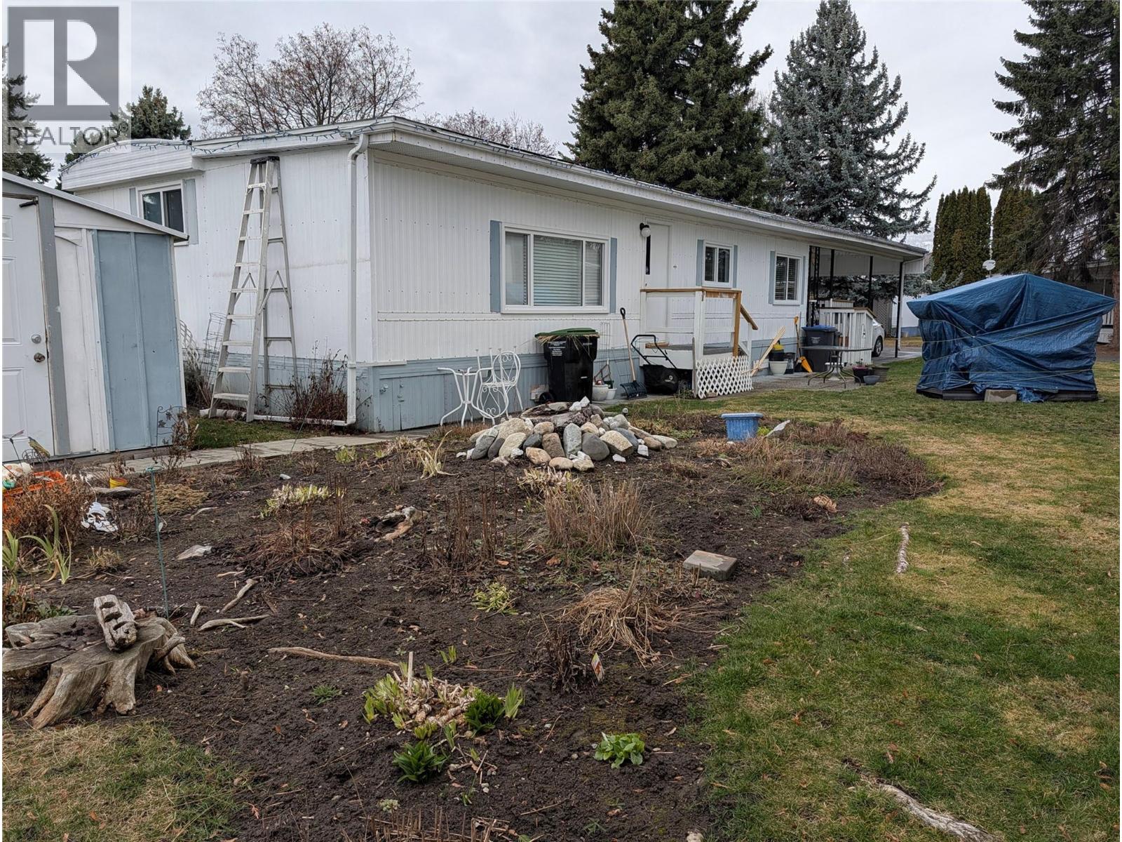 3535 Casorso Road Unit# 101
