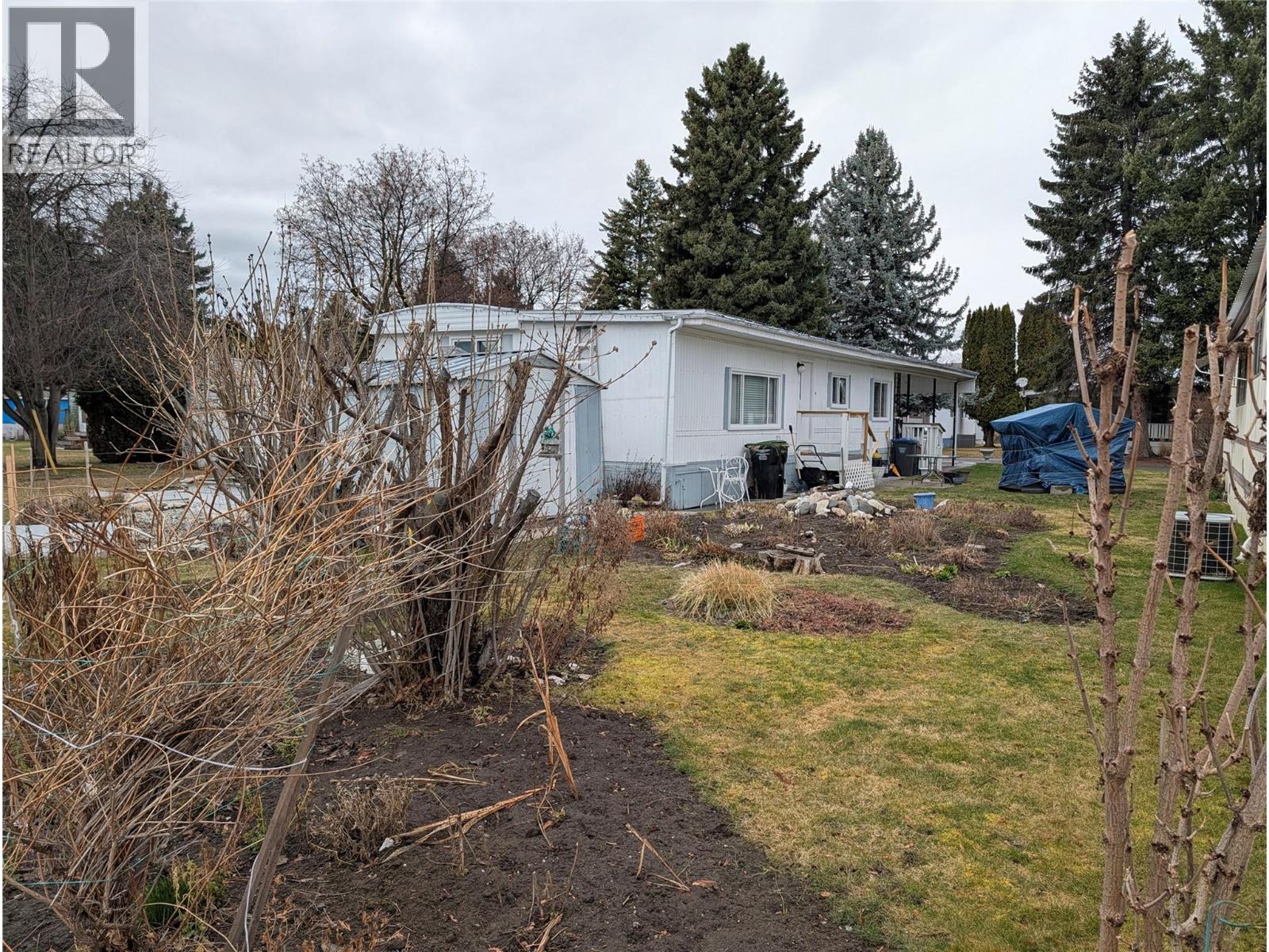 3535 Casorso Road Unit# 101