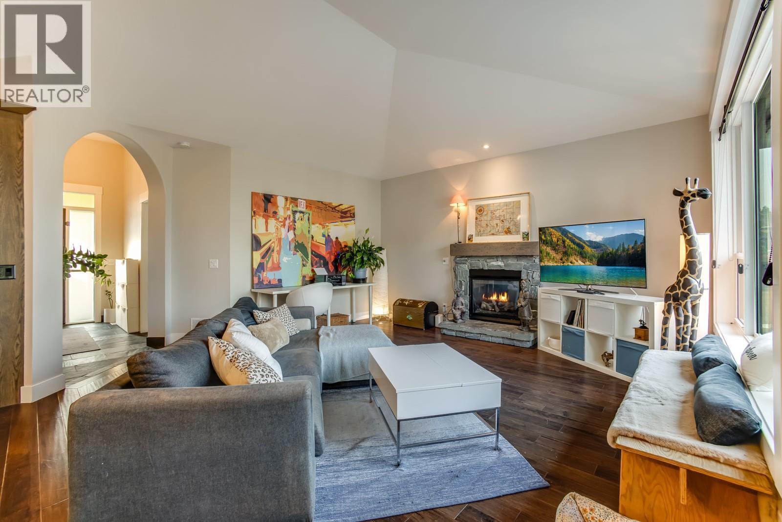 13093 Shoreline Drive