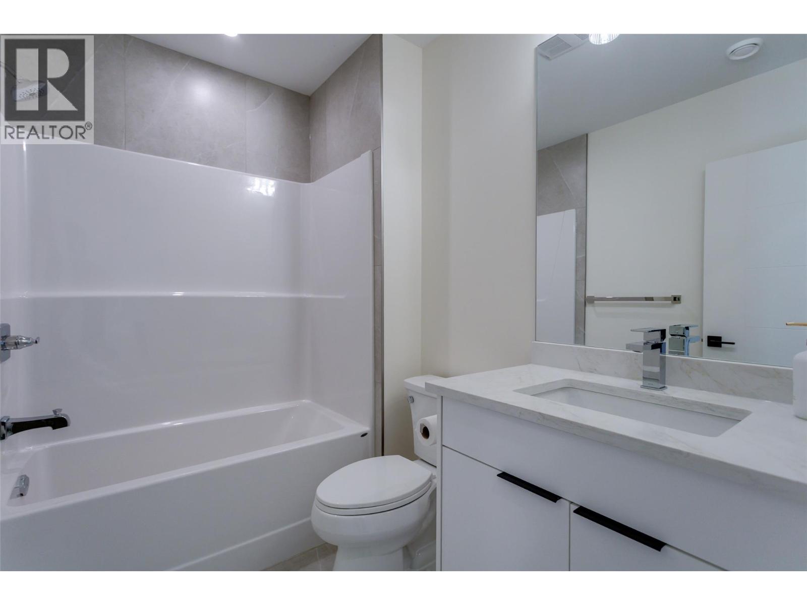 970 Lawson Avenue Unit# 3 Lot# 3