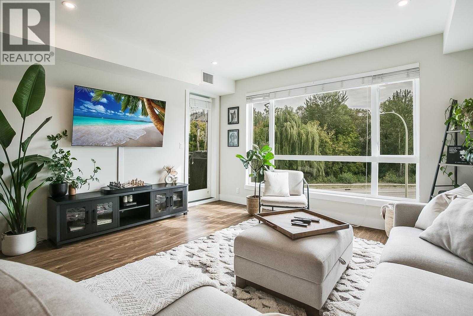 1925 Enterprise Way Unit# 402