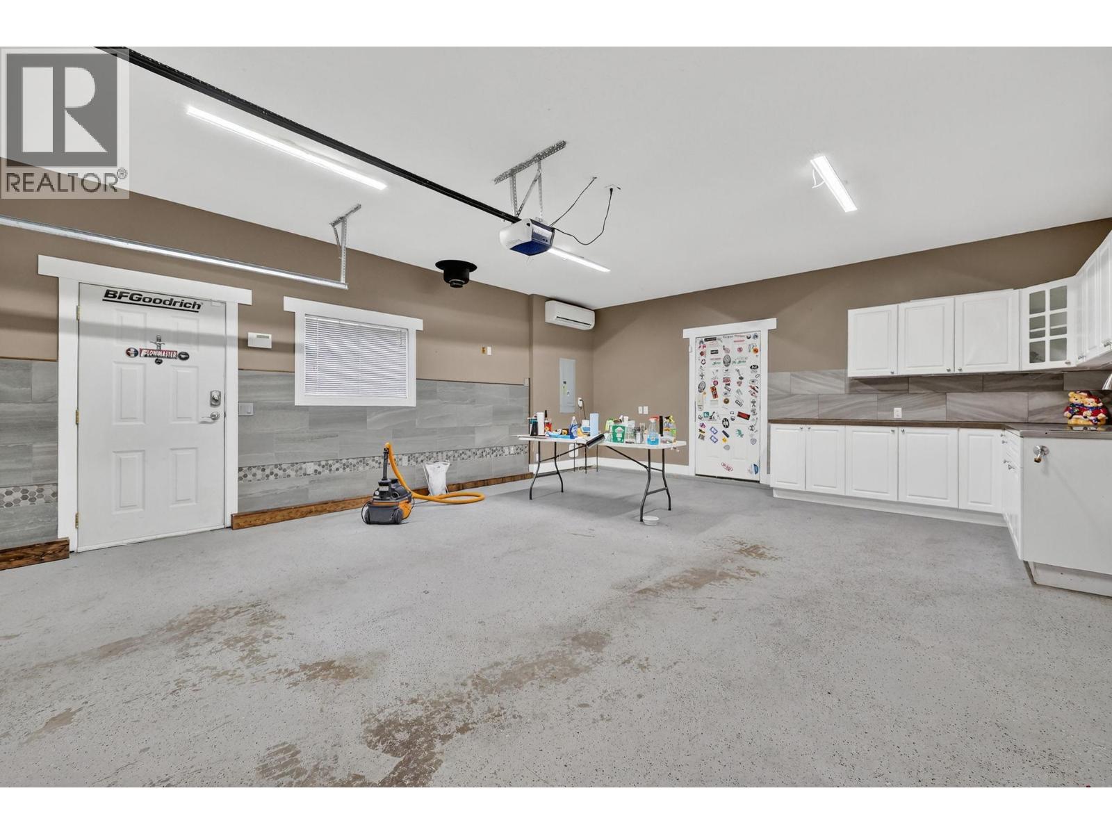3319 Grouse Road