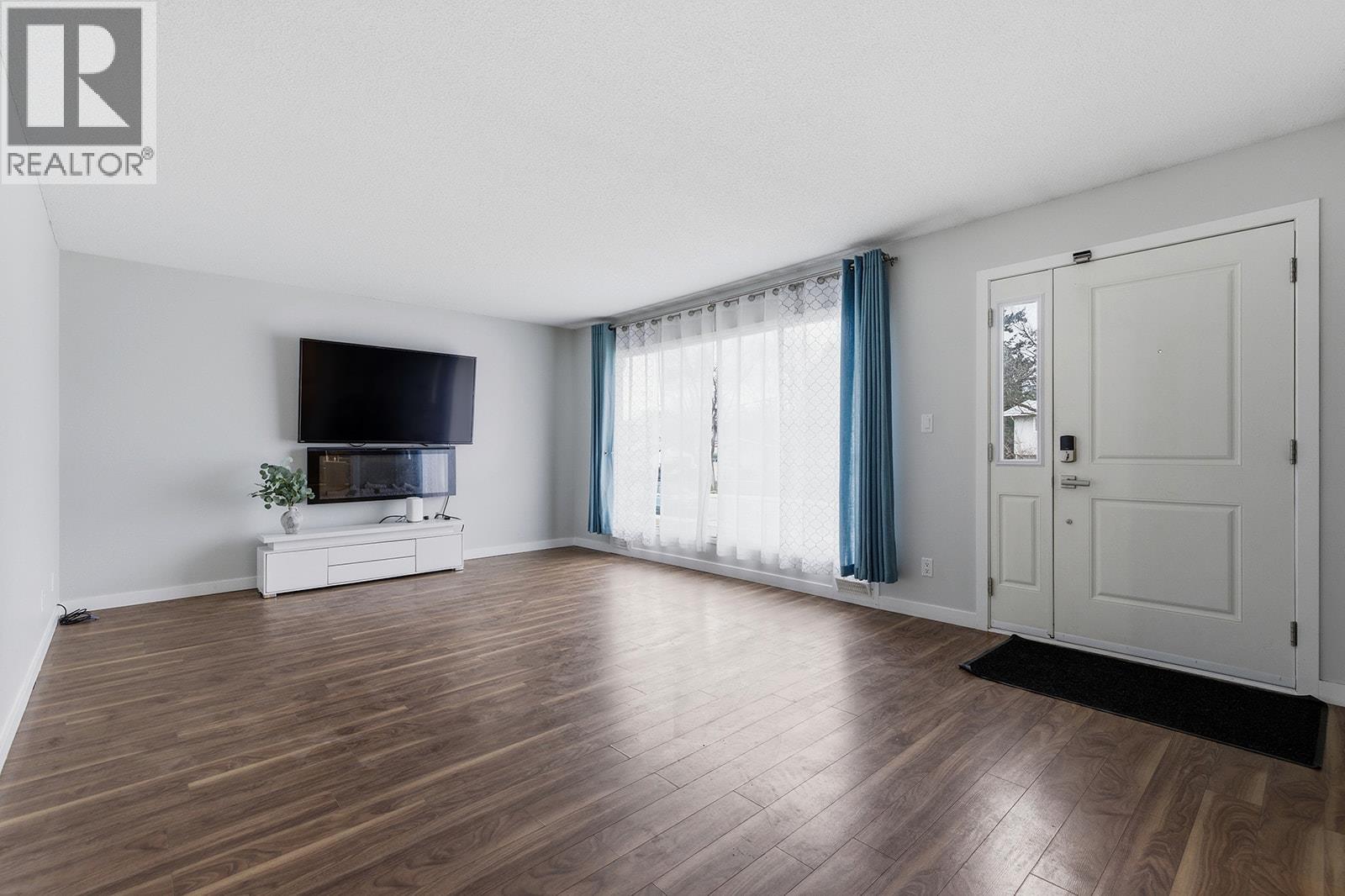 217 Holbrook Road W