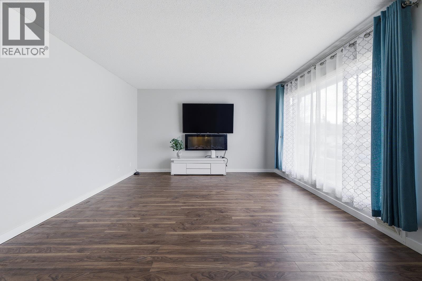 217 Holbrook Road W