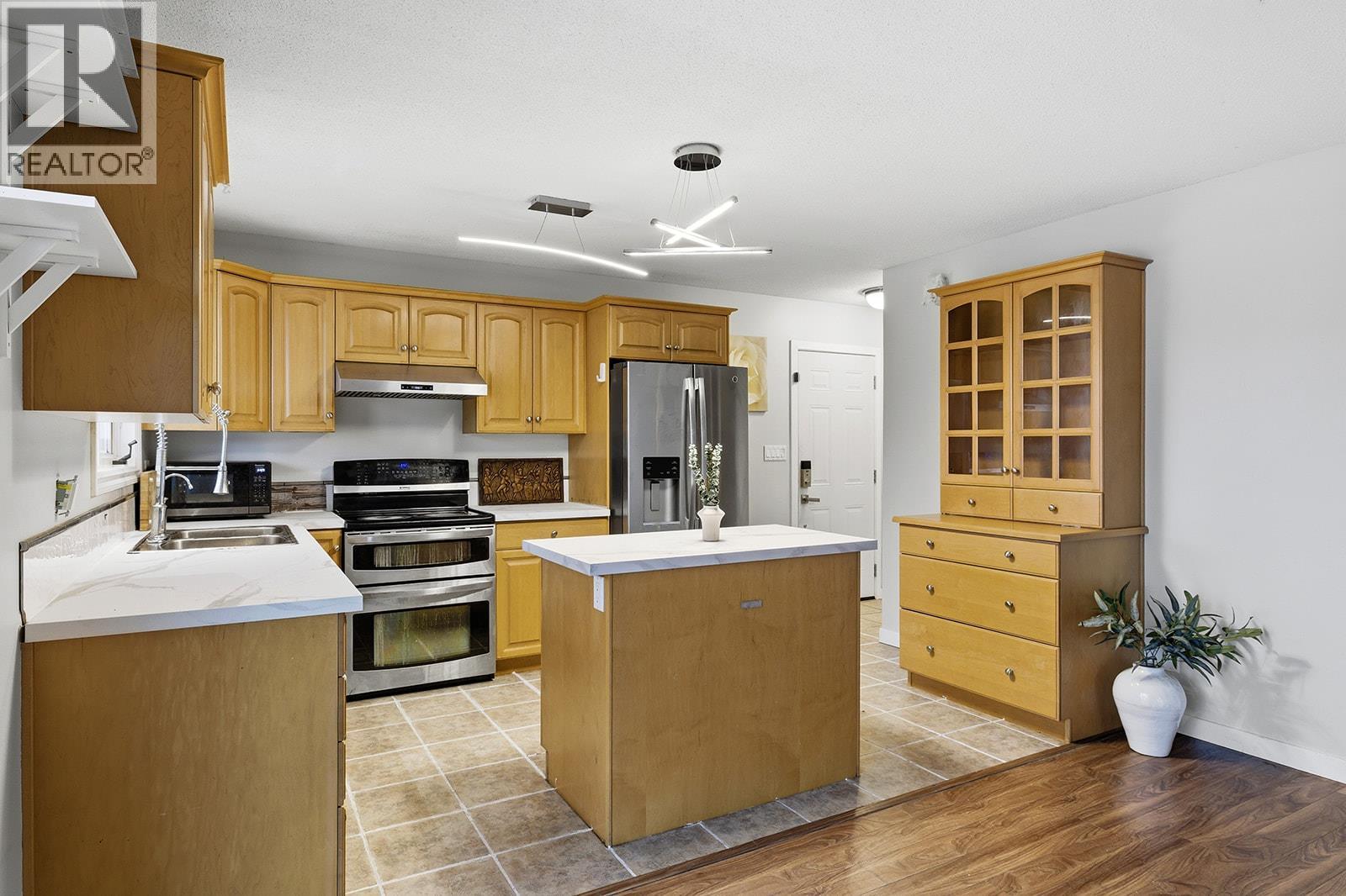 217 Holbrook Road W