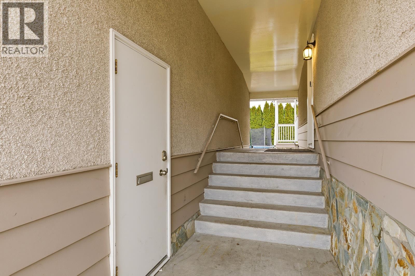 217 Holbrook Road W