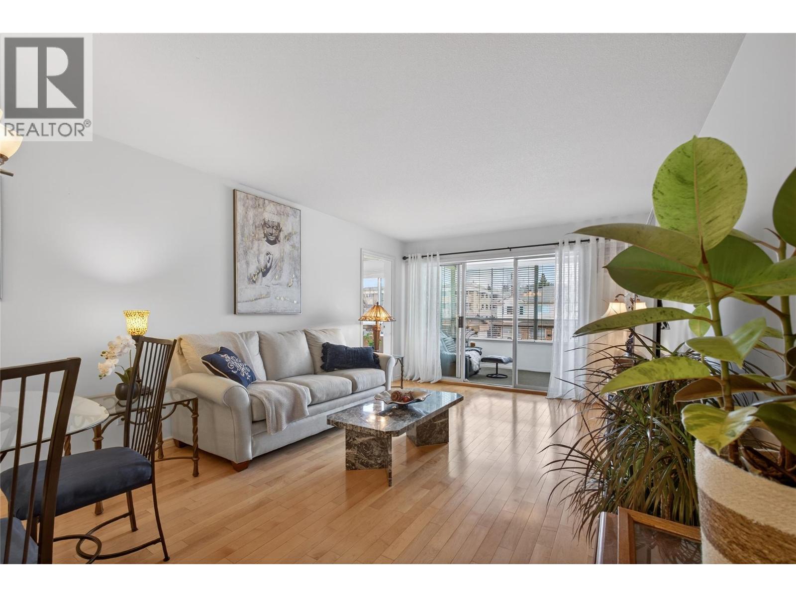 1055 Lawrence Avenue Unit# 101