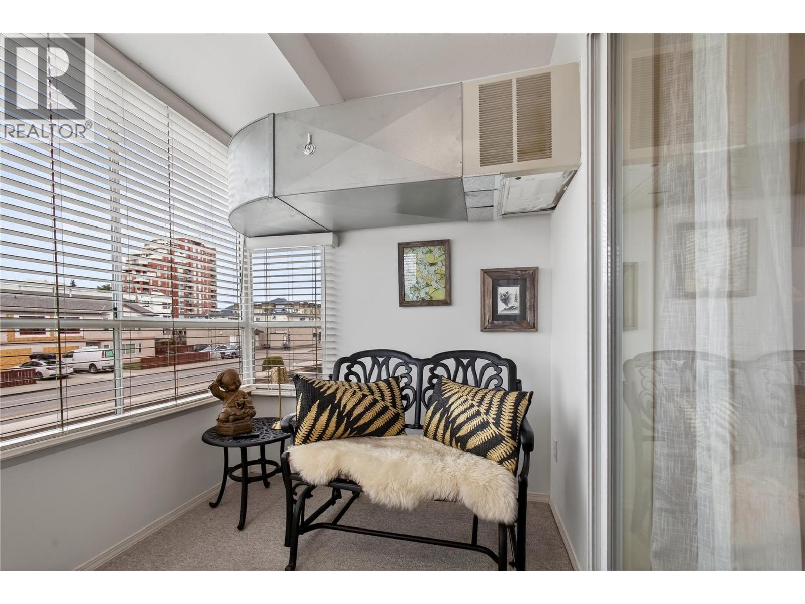 1055 Lawrence Avenue Unit# 101