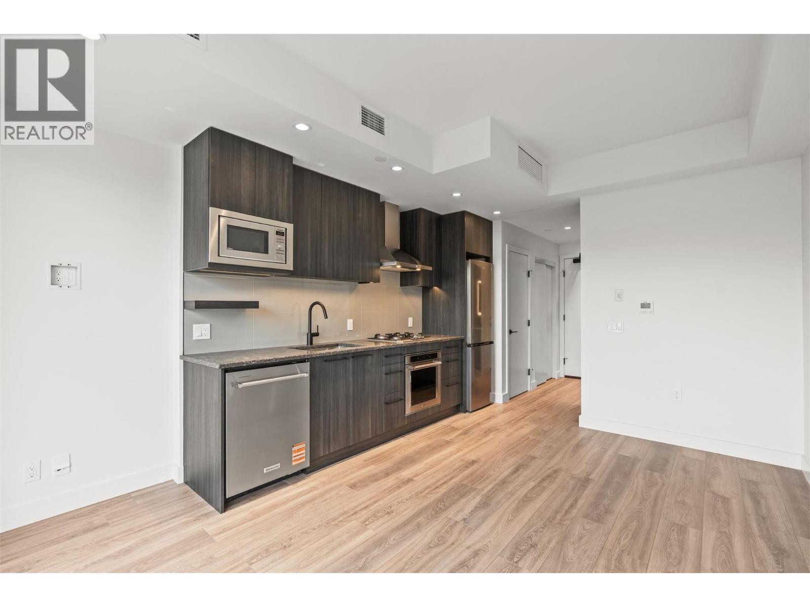 3051 Abbott Street Unit# 409