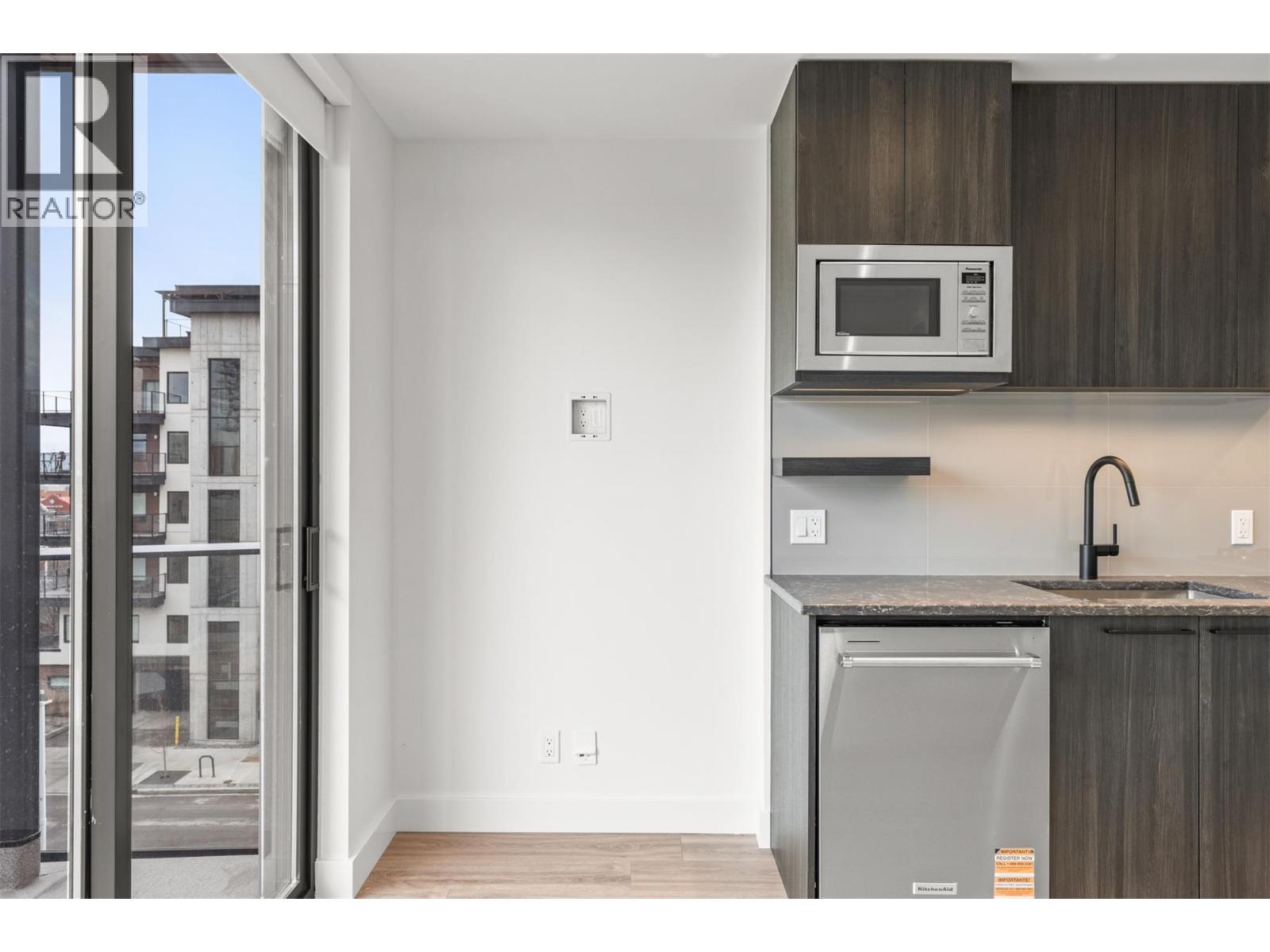 3051 Abbott Street Unit# 409