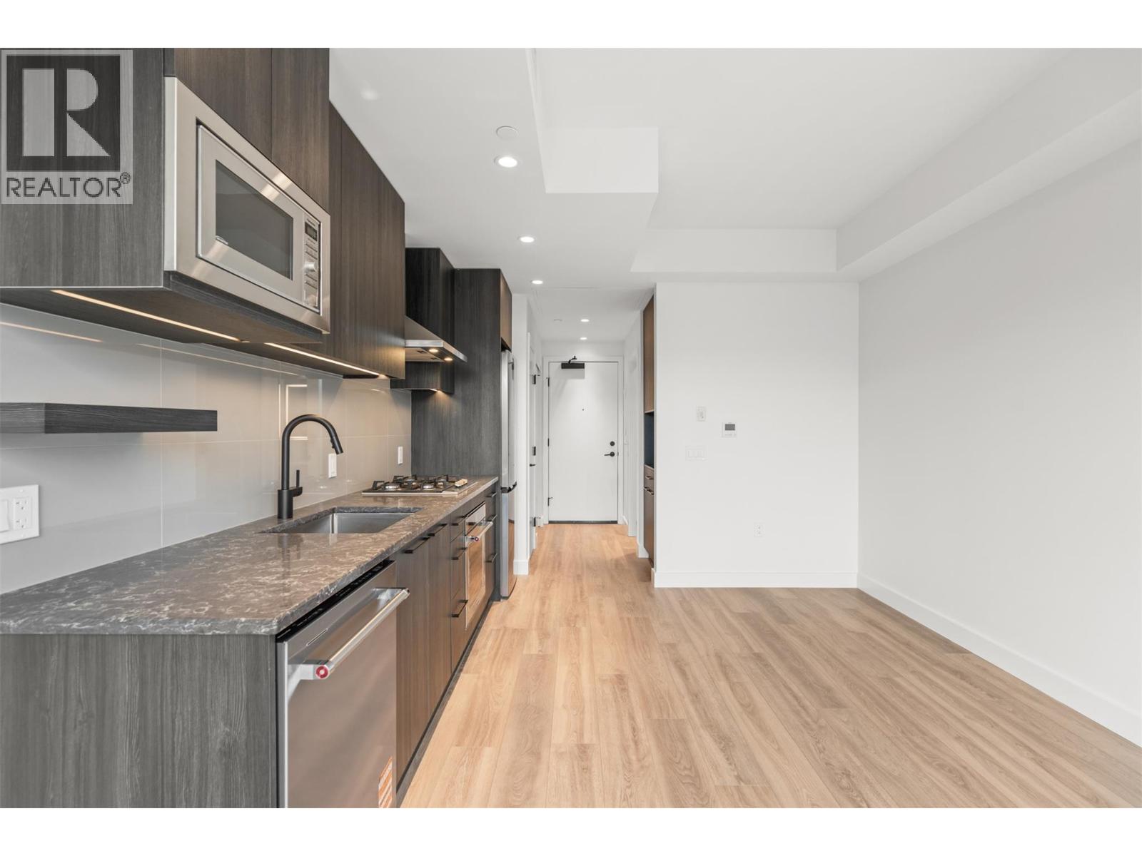 3051 Abbott Street Unit# 409
