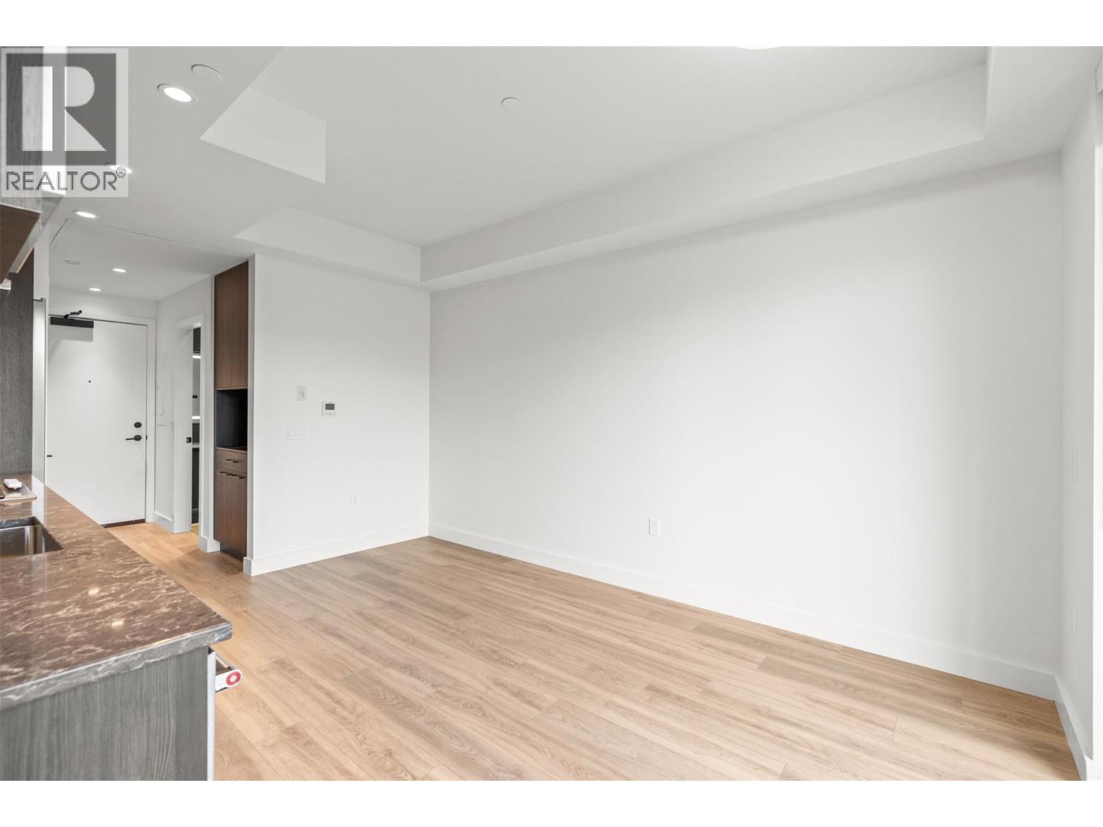 3051 Abbott Street Unit# 409