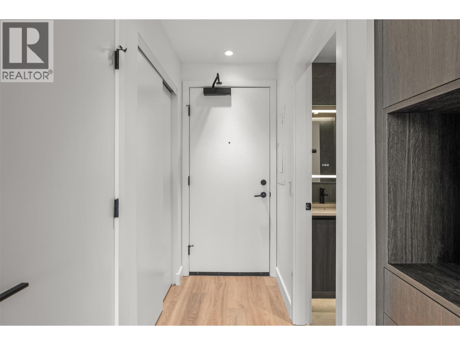 3051 Abbott Street Unit# 409