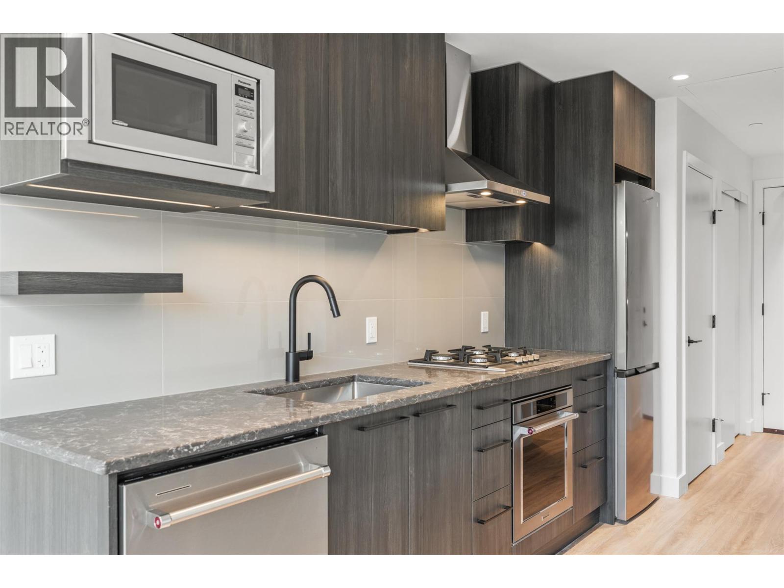 3051 Abbott Street Unit# 409