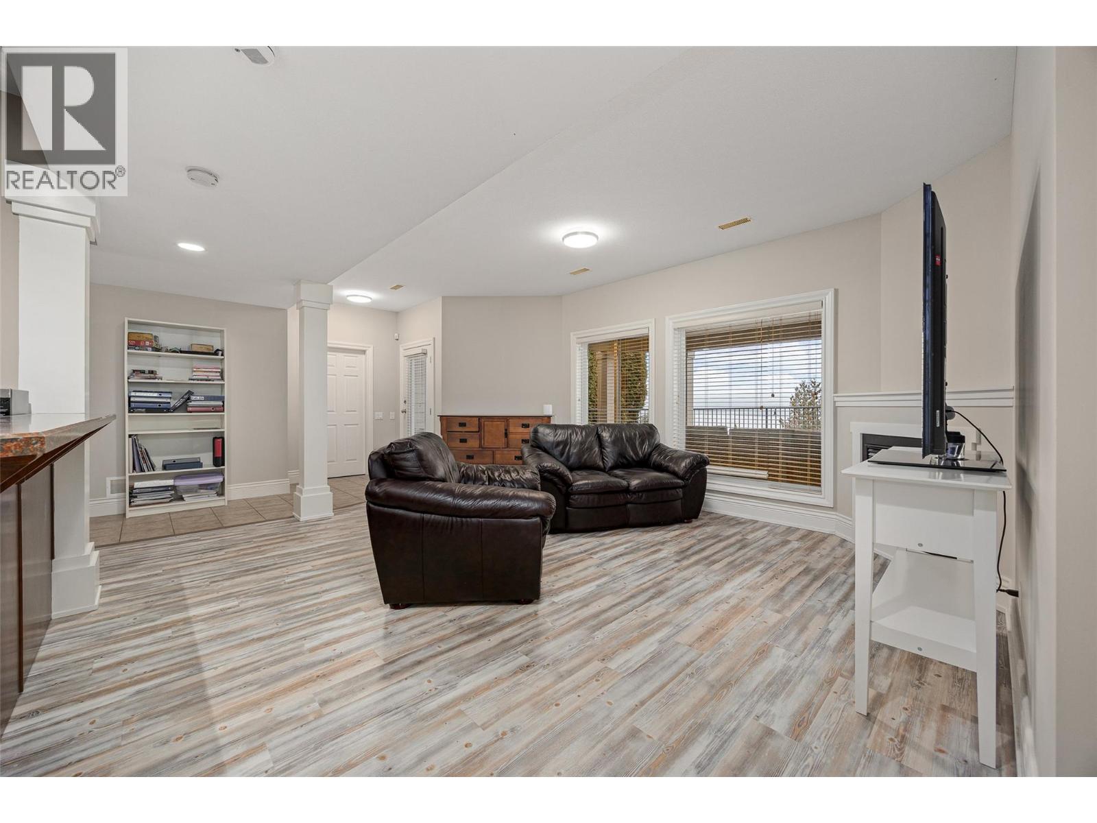 374 Quilchena Drive