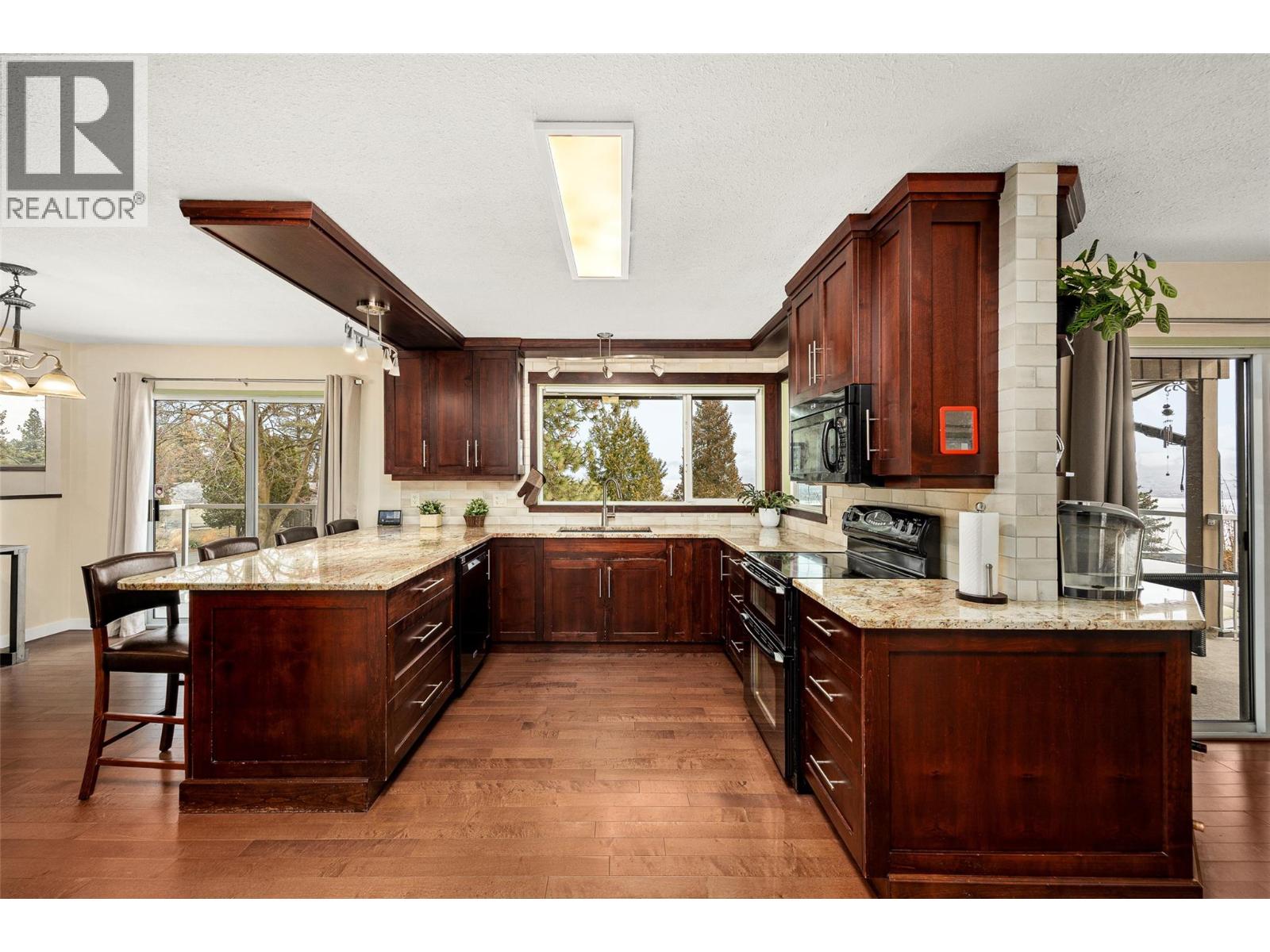 2152 Alexander Place