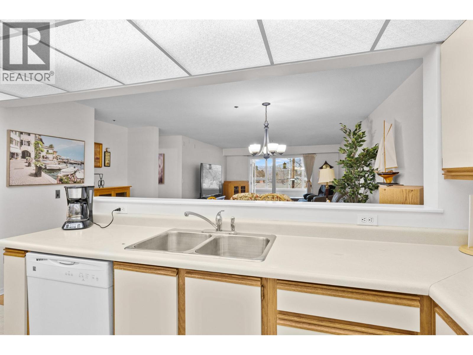 1045 Sutherland Avenue Unit# 214