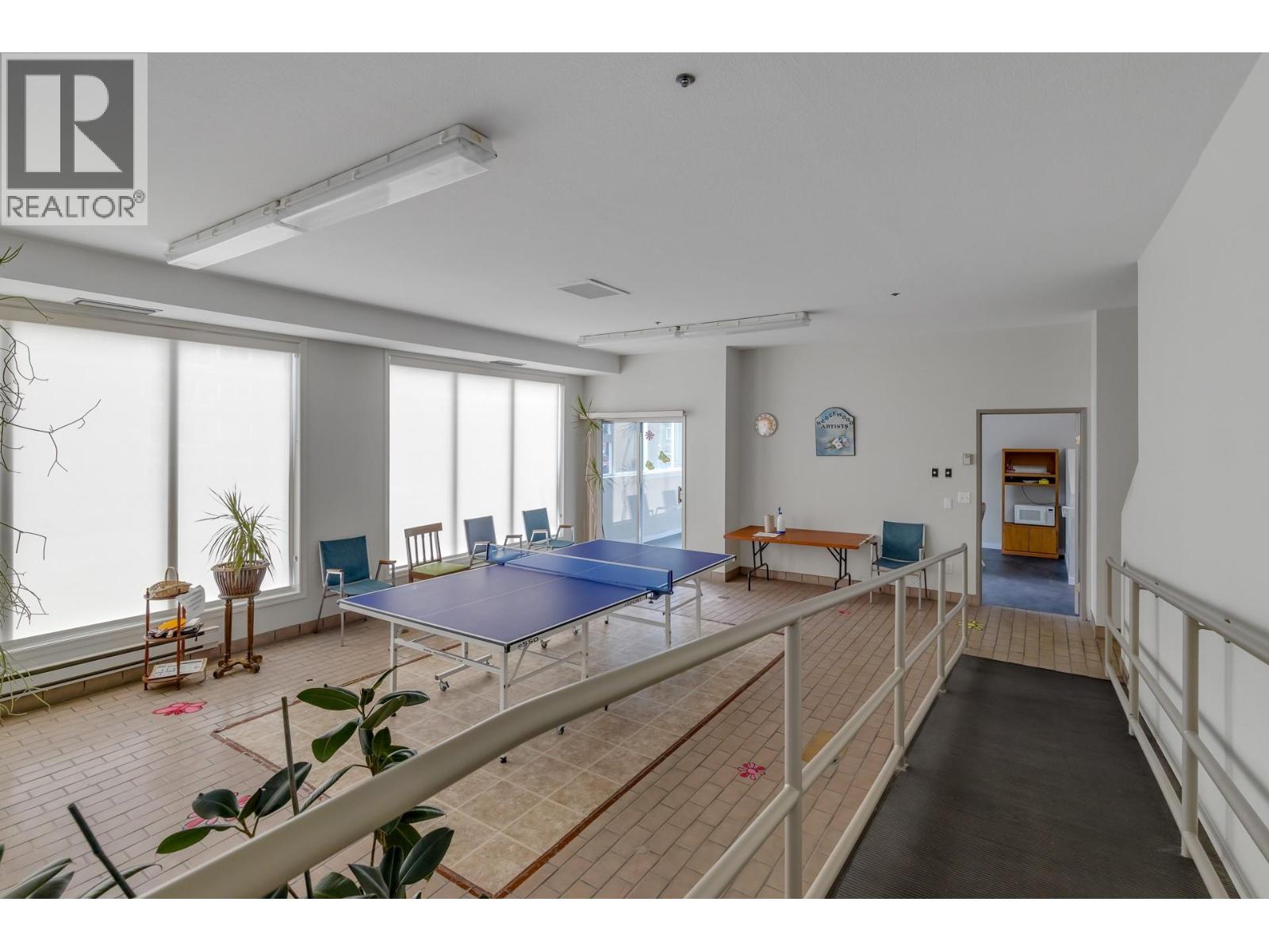 1045 Sutherland Avenue Unit# 214