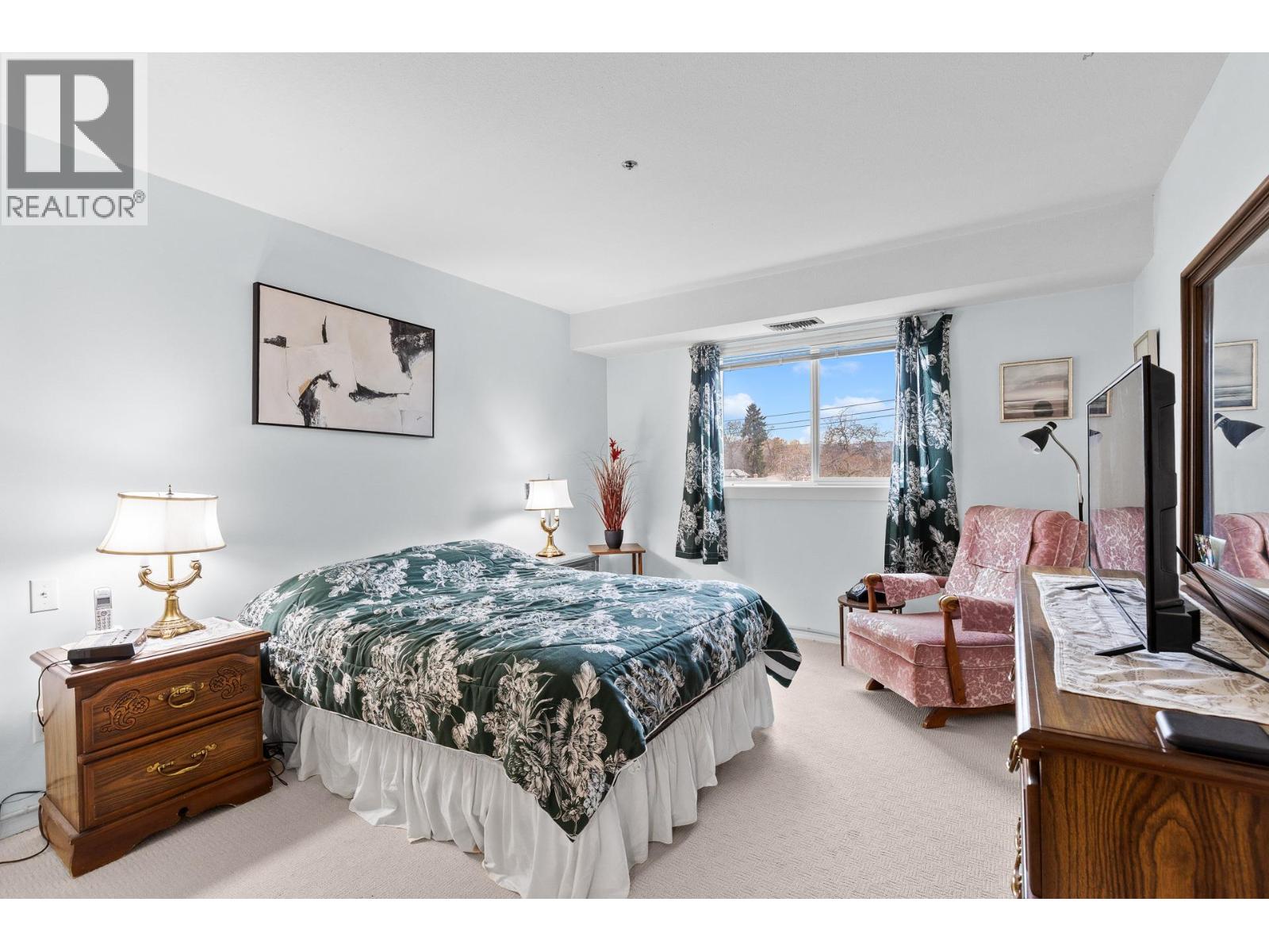 1045 Sutherland Avenue Unit# 214