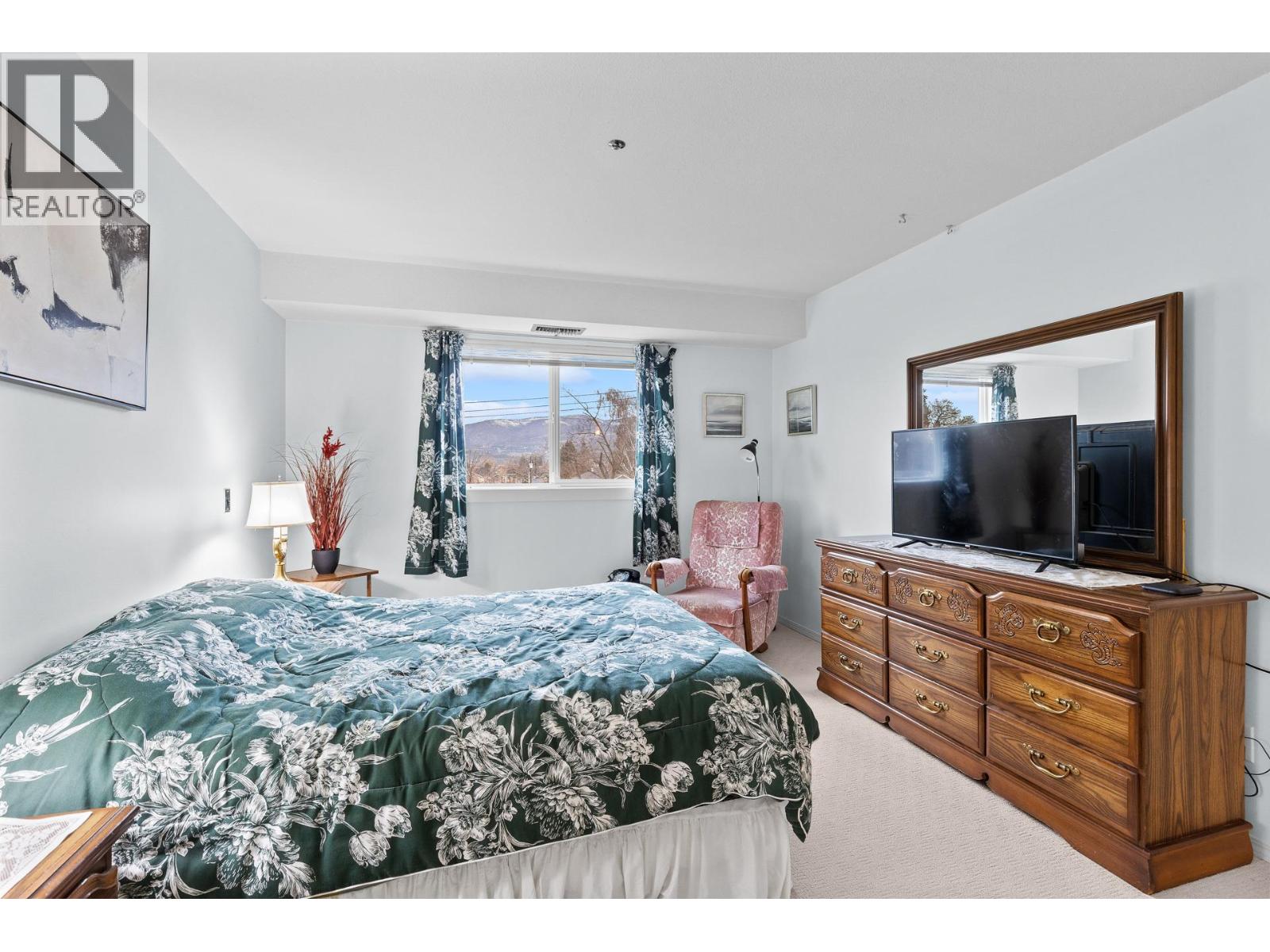 1045 Sutherland Avenue Unit# 214