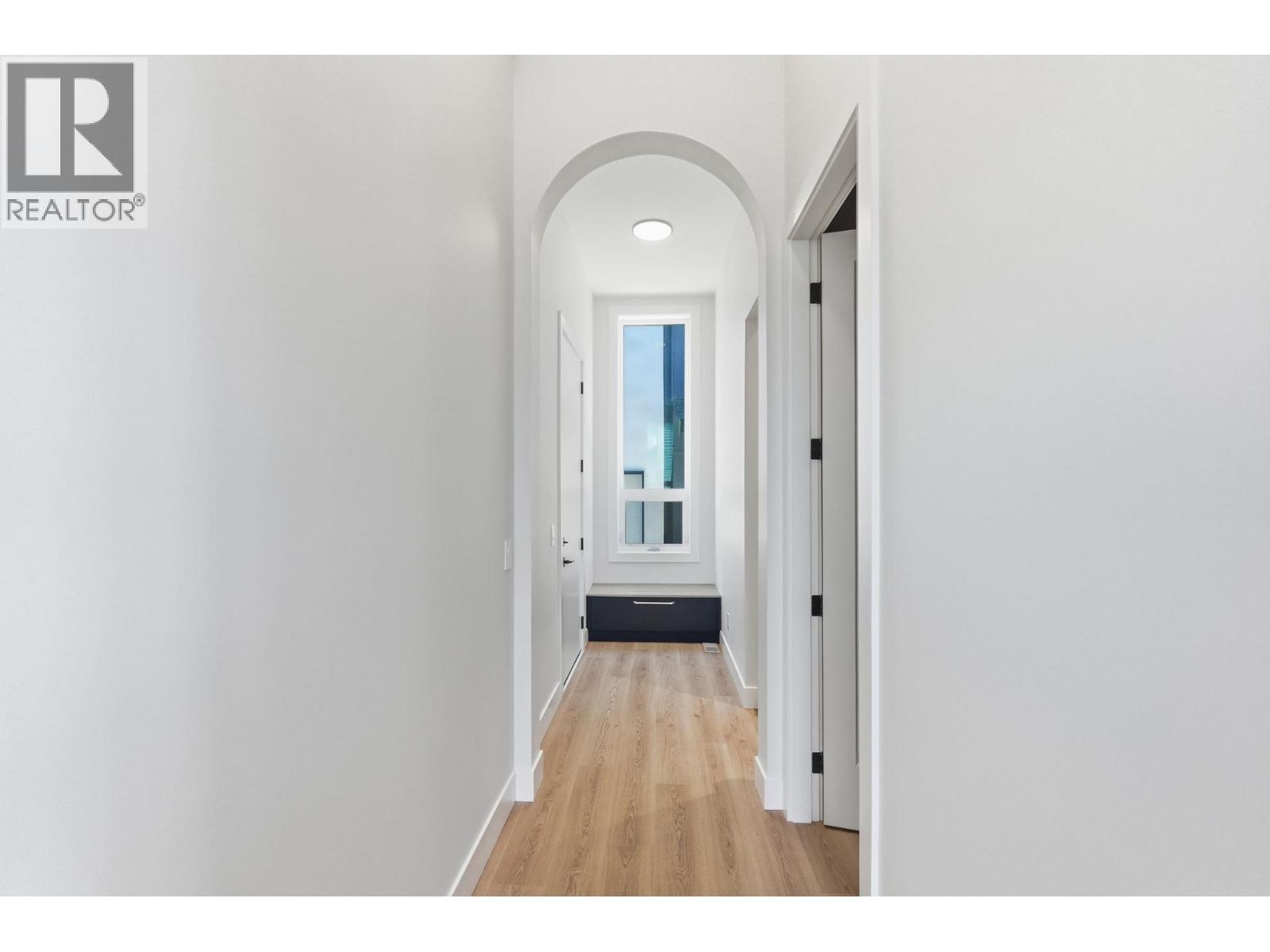 940 Bull Crescent