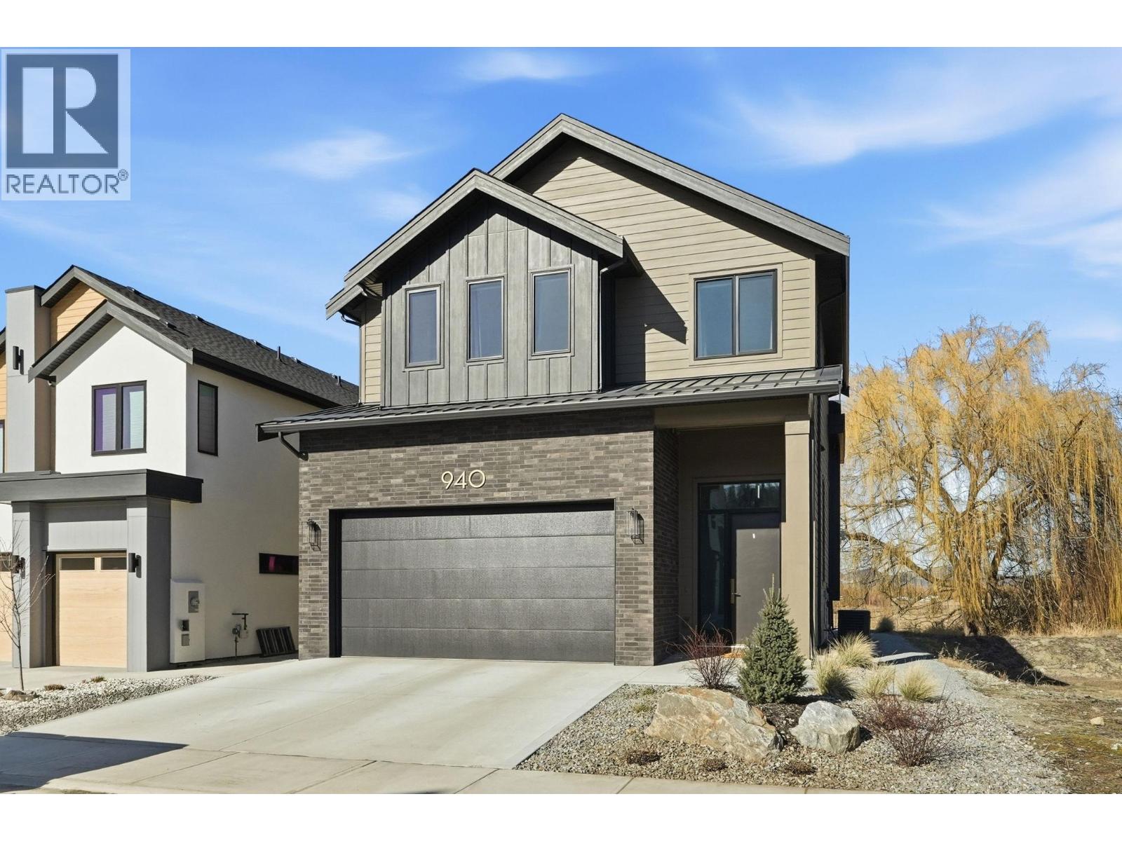 940 Bull Crescent