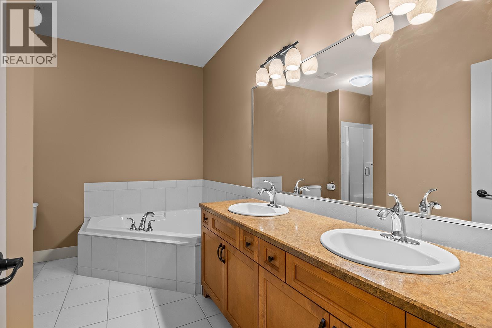 2450 Selkirk Drive Unit# 3