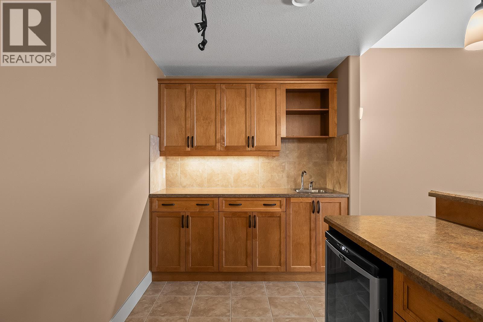 2450 Selkirk Drive Unit# 3