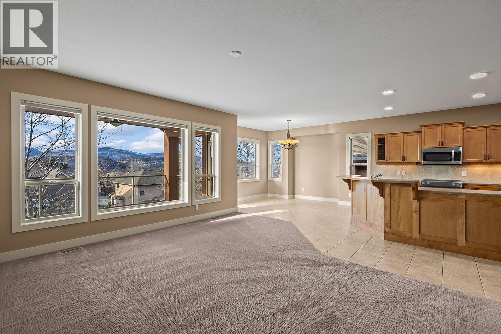 2450 Selkirk Drive Unit# 3