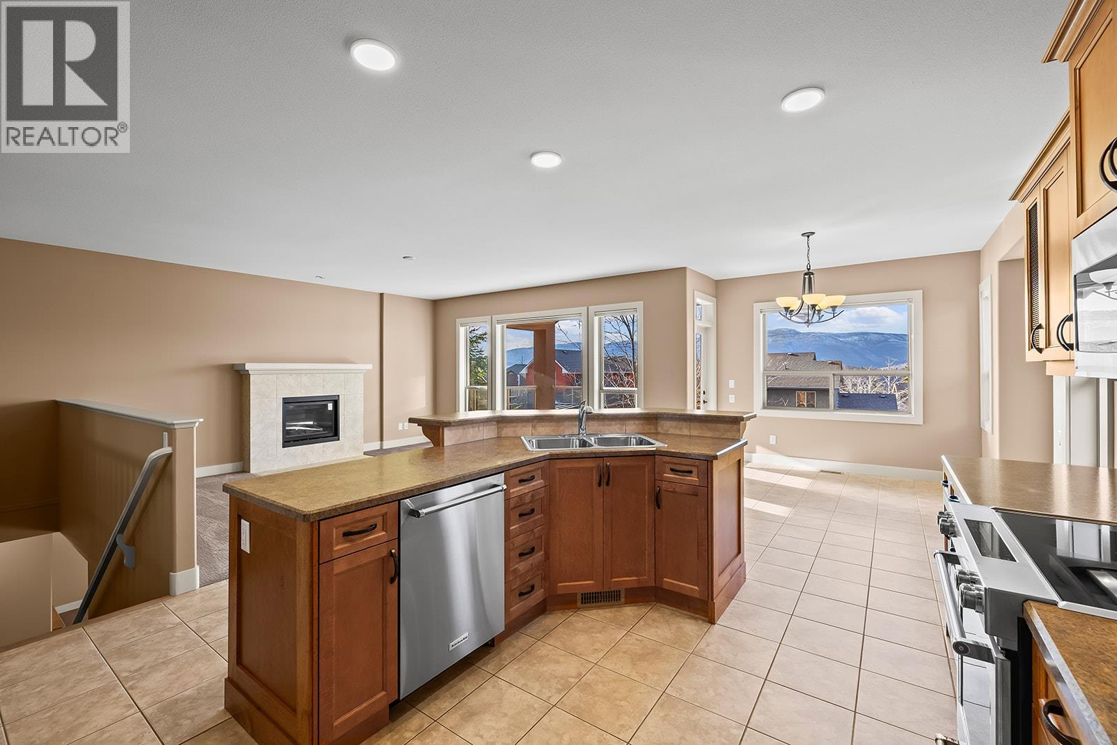 2450 Selkirk Drive Unit# 3