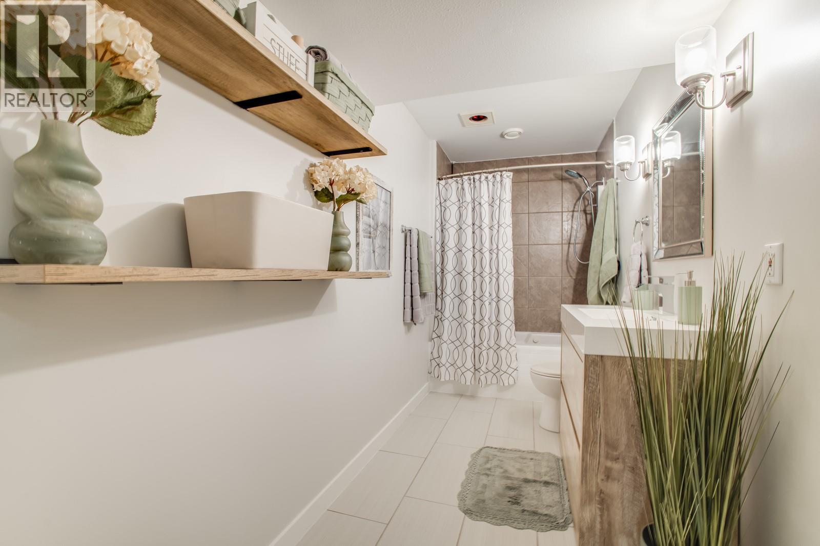 2250 Louie Drive Unit# 144
