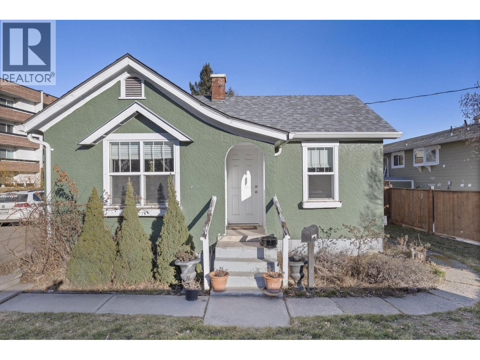 1981 Gordon Drive