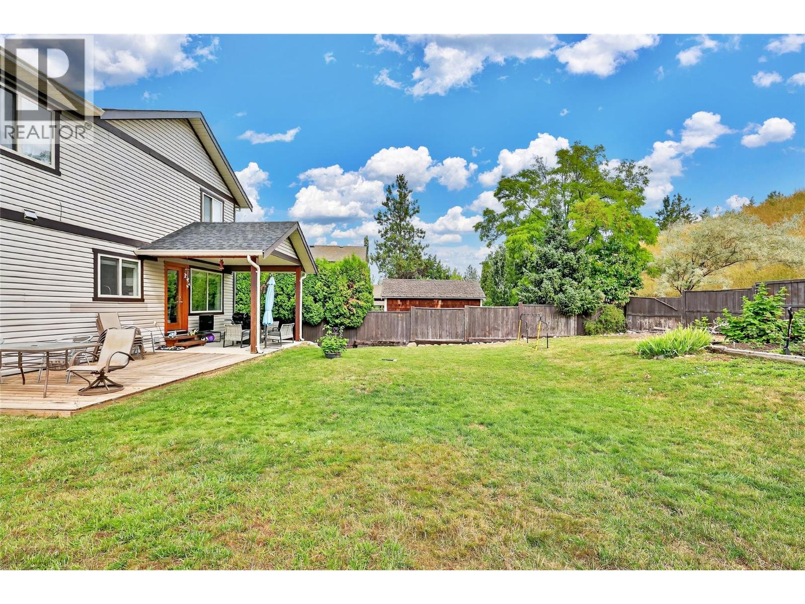 982 Paret Crescent
