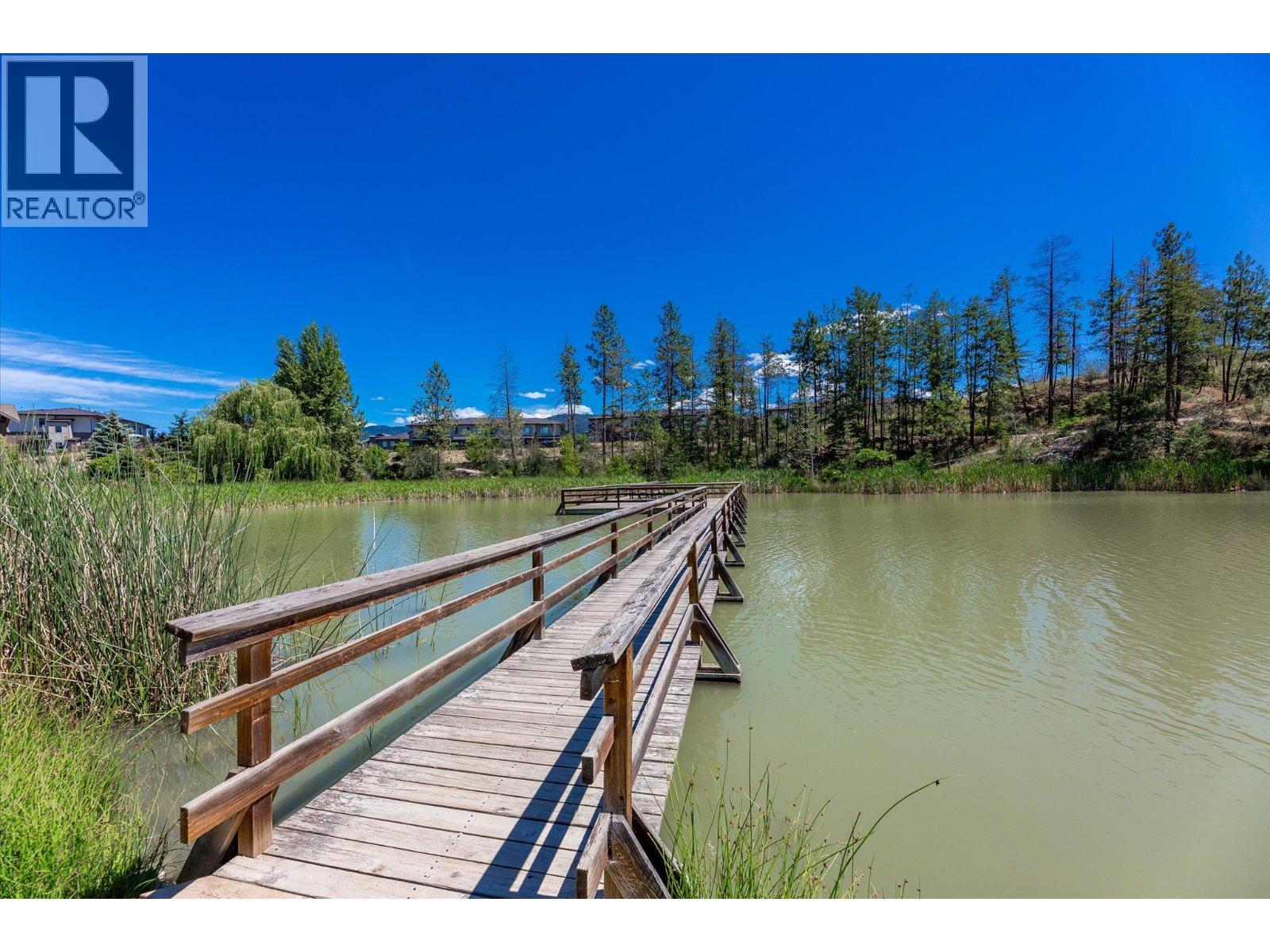 2551 Shoreline Drive Unit# 204