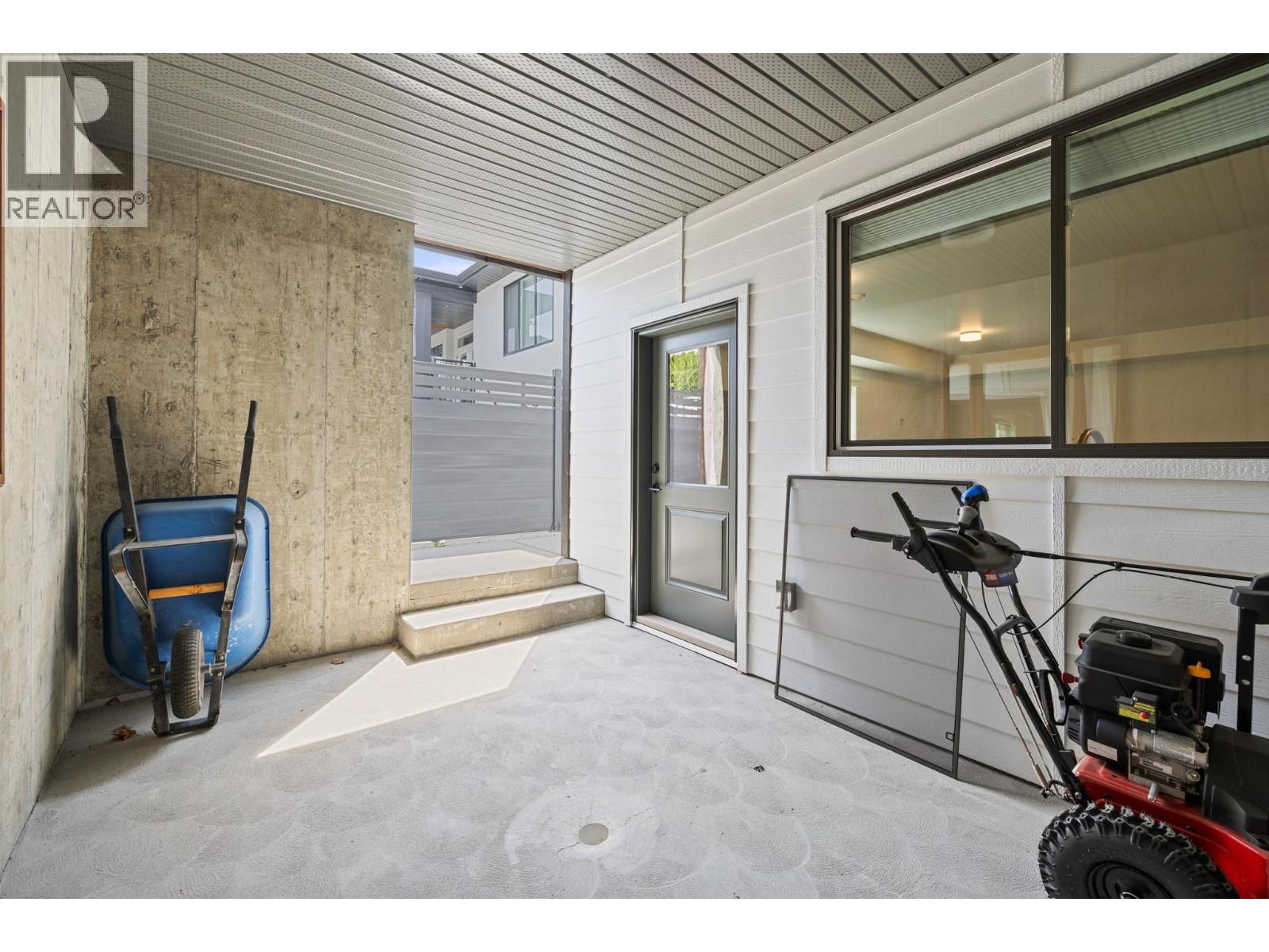 712 Lake Court