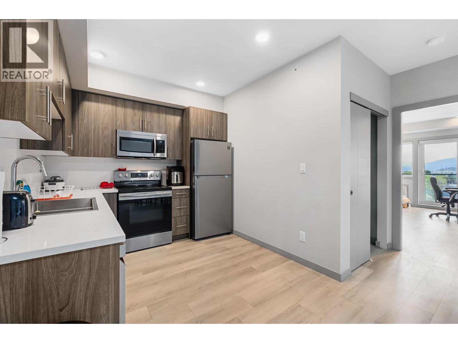 345 Dougall Road Unit# PH9
