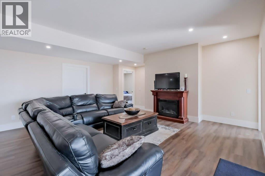 7839 Falcon Ridge Crescent