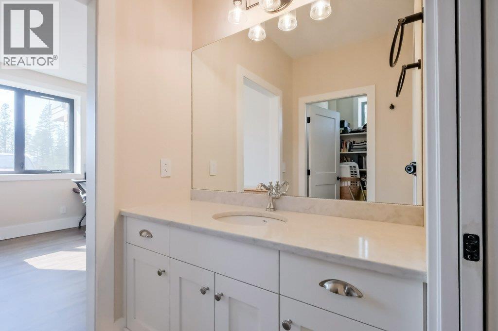 7839 Falcon Ridge Crescent