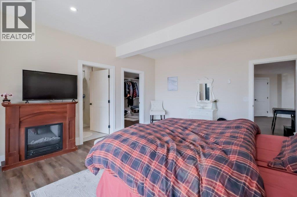 7839 Falcon Ridge Crescent