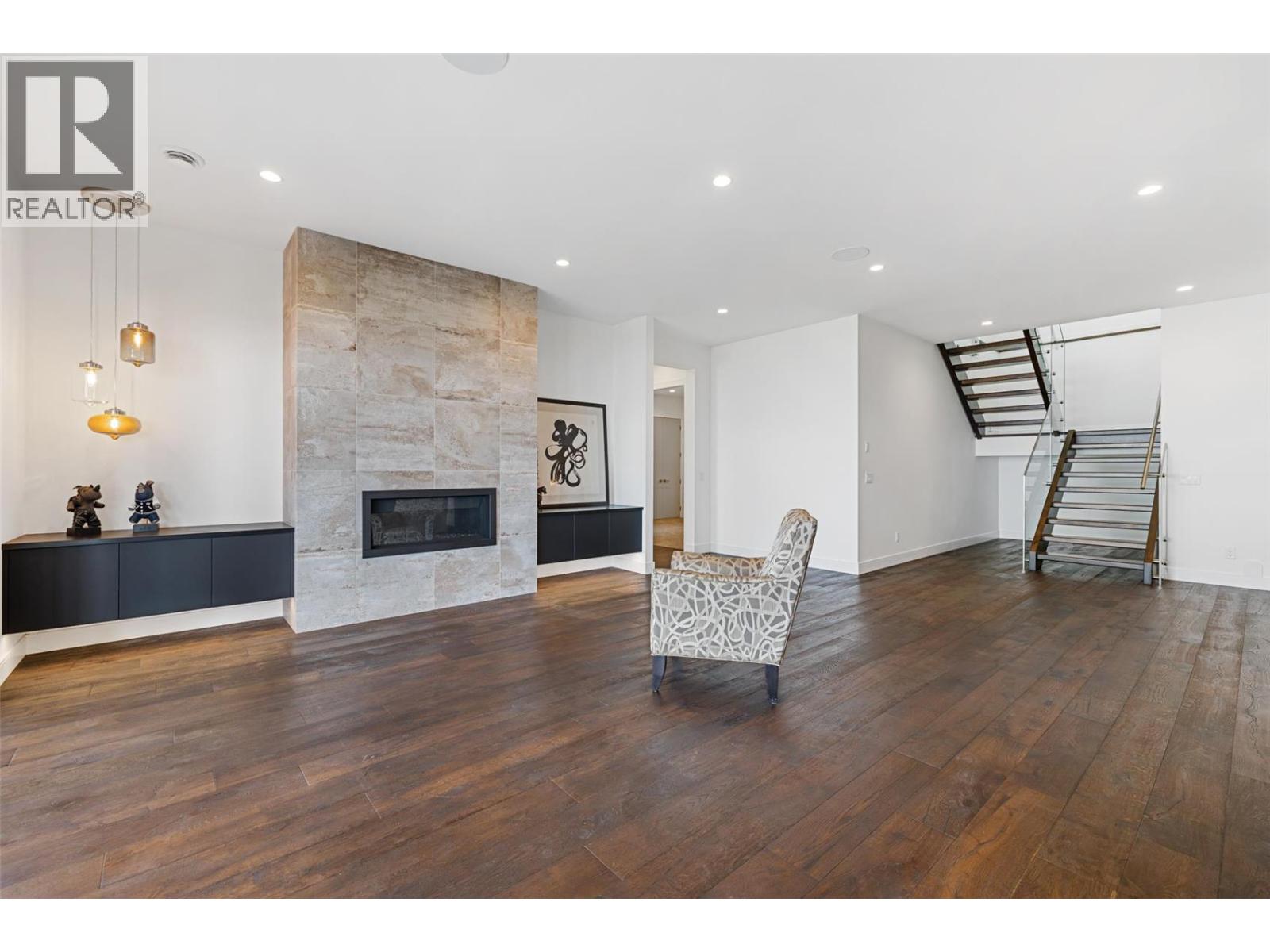 5576 Upper Mission Drive