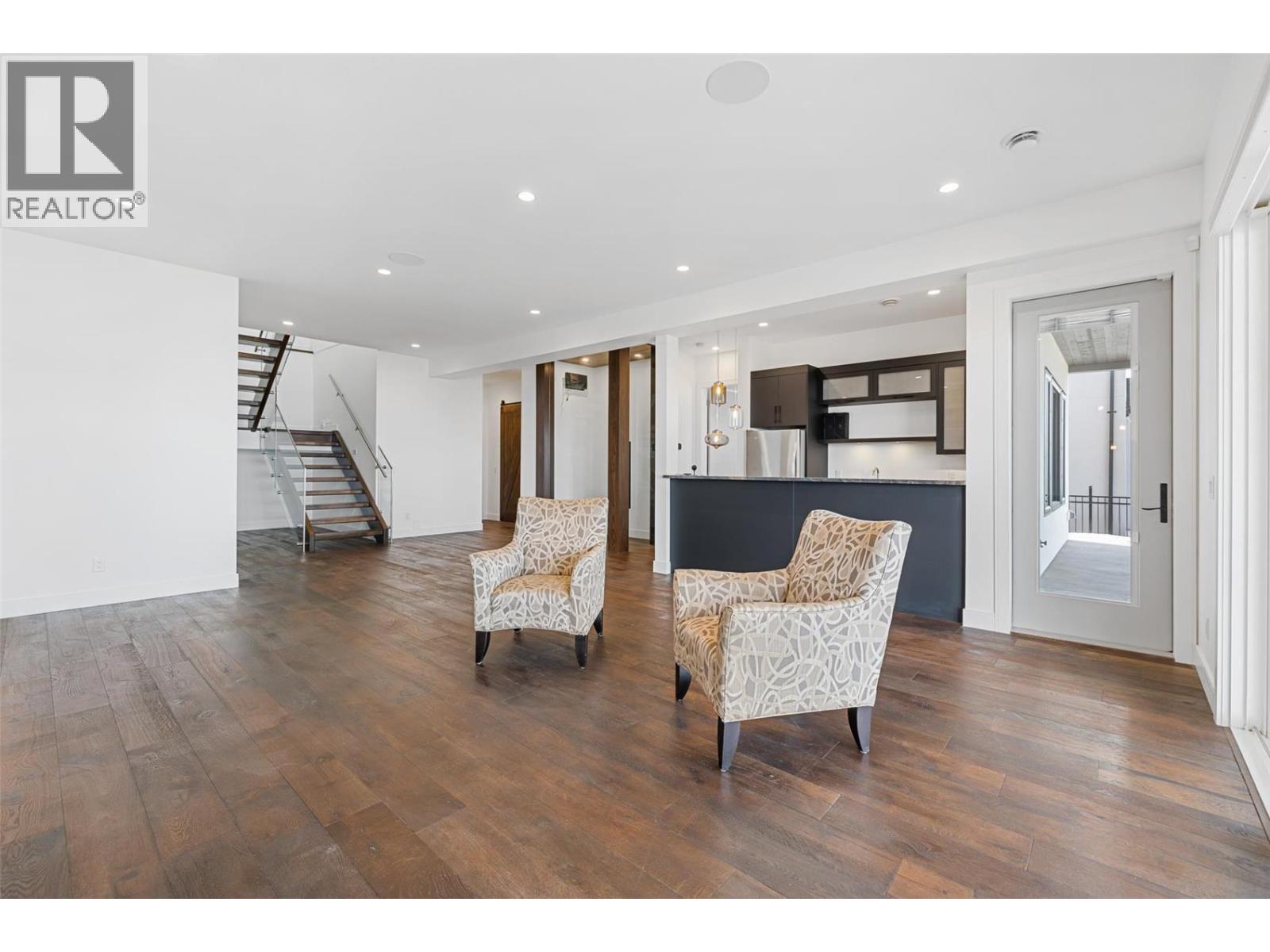 5576 Upper Mission Drive
