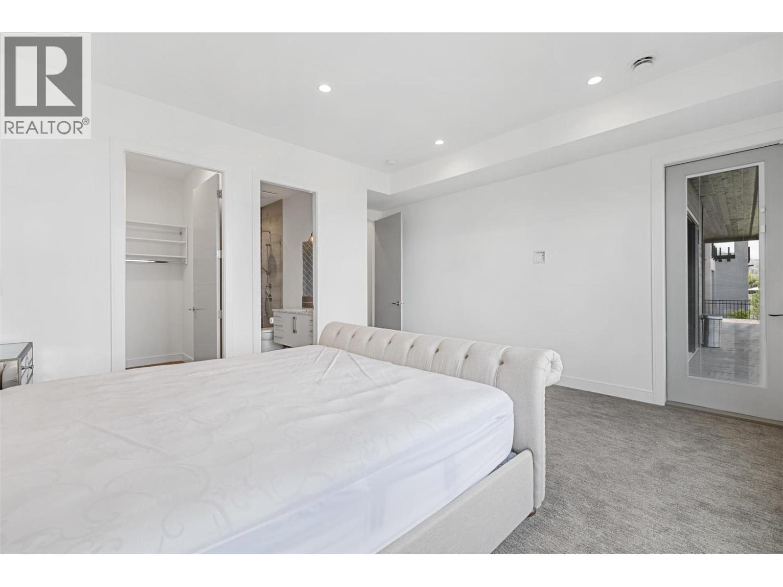 5576 Upper Mission Drive