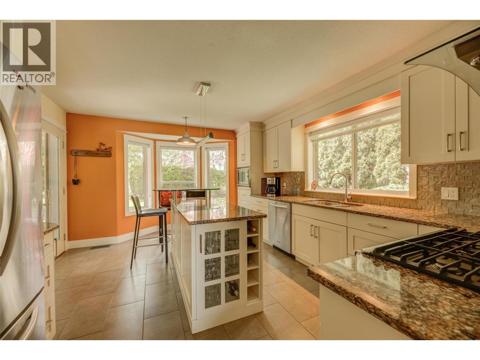 1870 Bayview Court