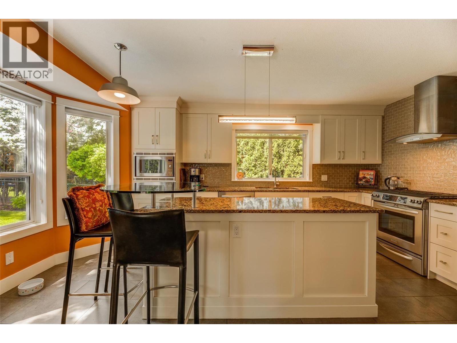 1870 Bayview Court
