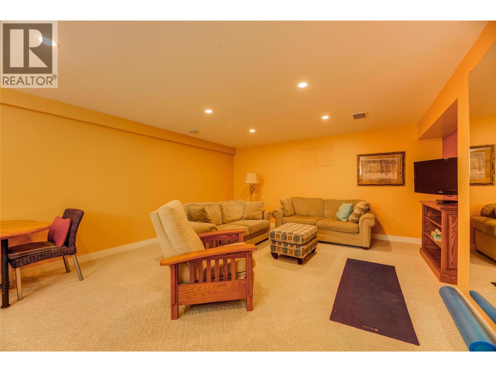 1870 Bayview Court
