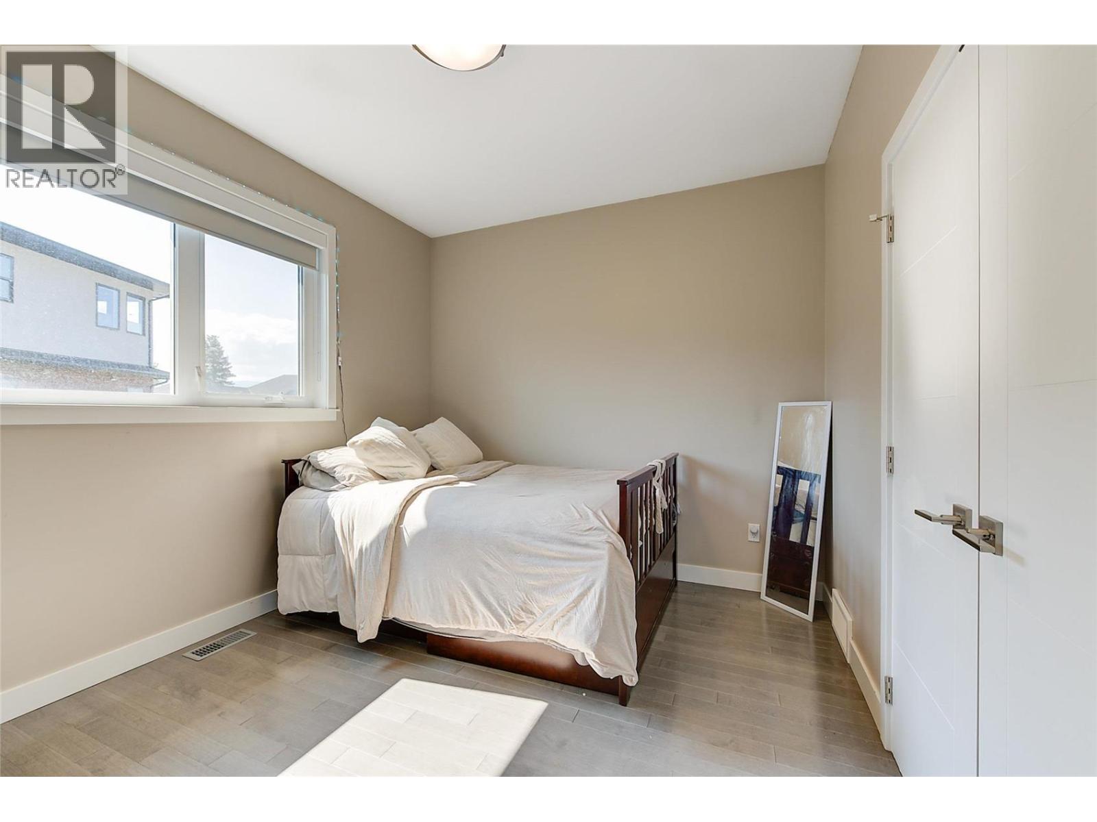 3284 Vineyard View Drive