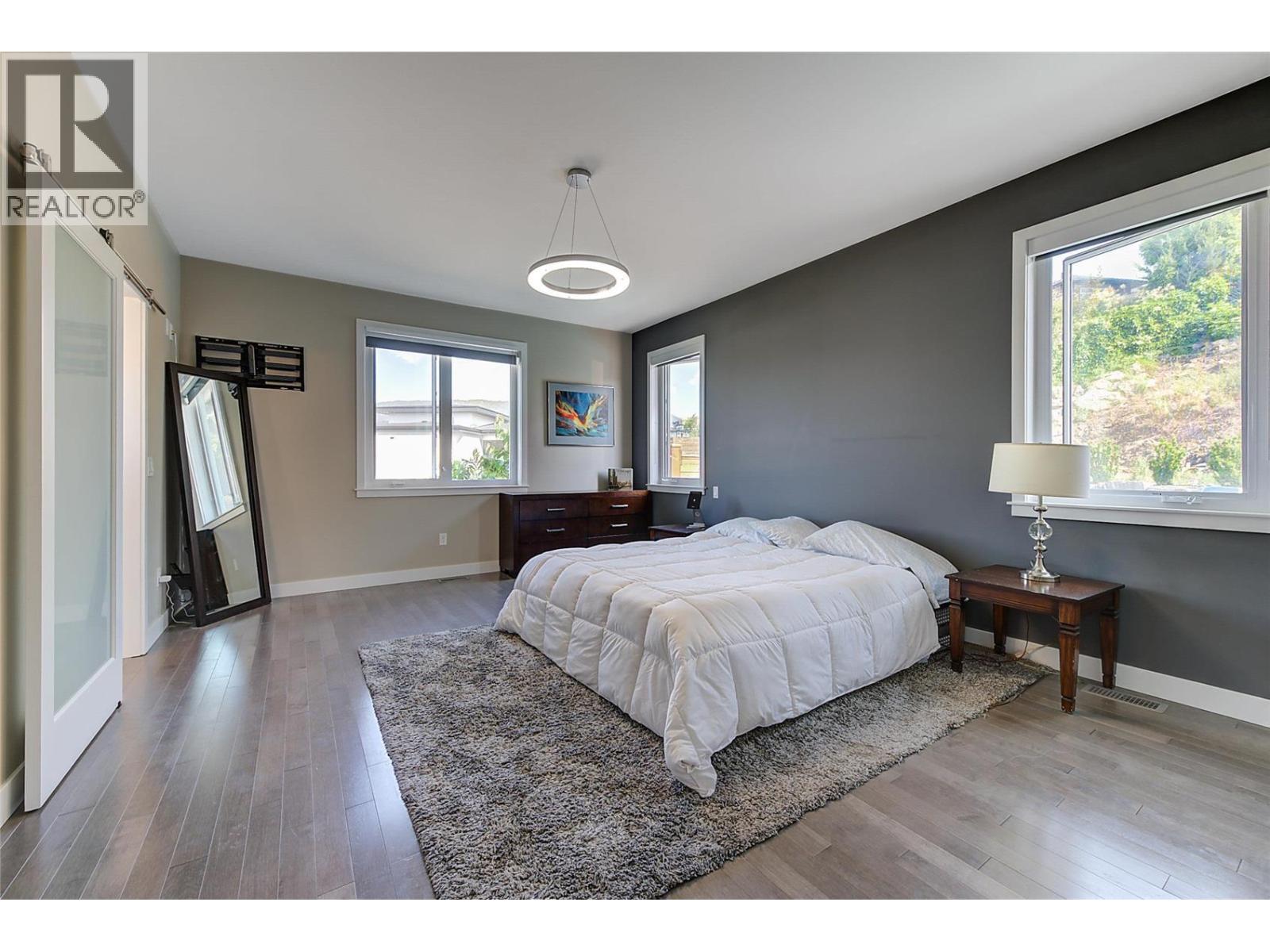 3284 Vineyard View Drive